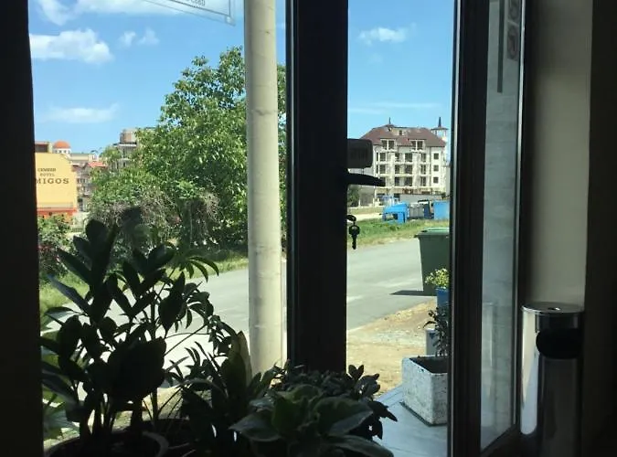 емона,обзор 3* Obzor